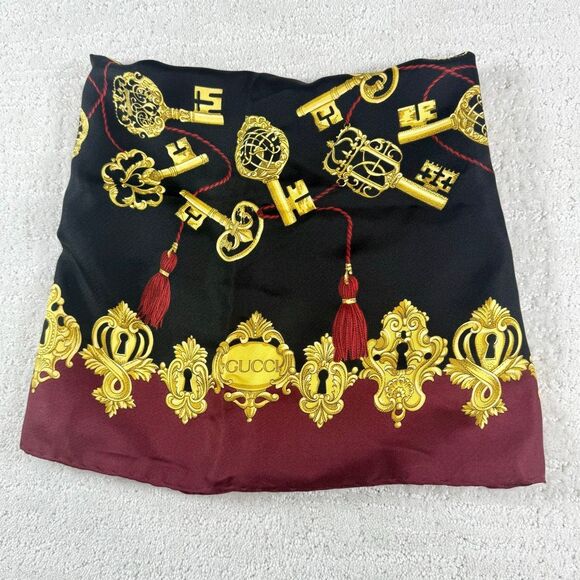 Authentic GUCCI 100% Silk Square Scarf Shawl Golden Key Print Made In Italy - Picture 1 of 9